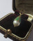 Pendentif Pendentif perle Akoya et émail vert en or jaune 18 carats 58 Facettes Pendentif