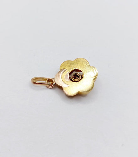 Pendentif Pendentif fleur antique en or jaune 18k et rubis (circa 1920) 58 Facettes A06858