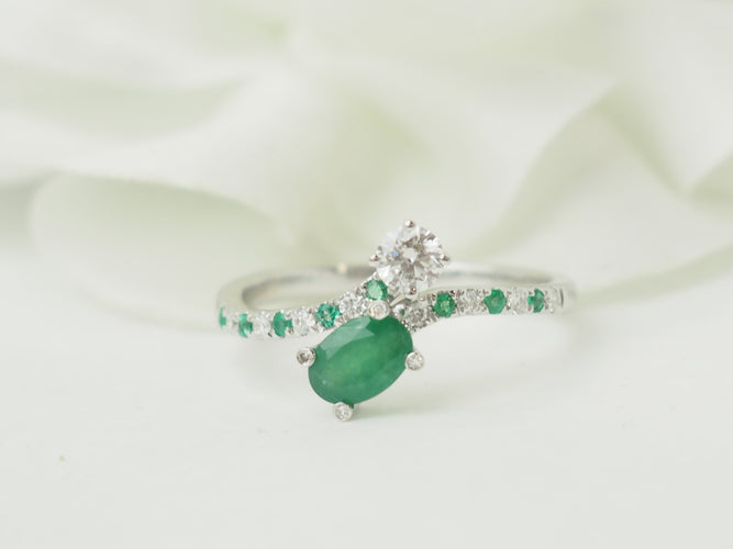 Bague 54 Mauboussin Duo d’Espérance - Bague croisée en or blanc avec émeraudes et diamants 58 Facettes 33715