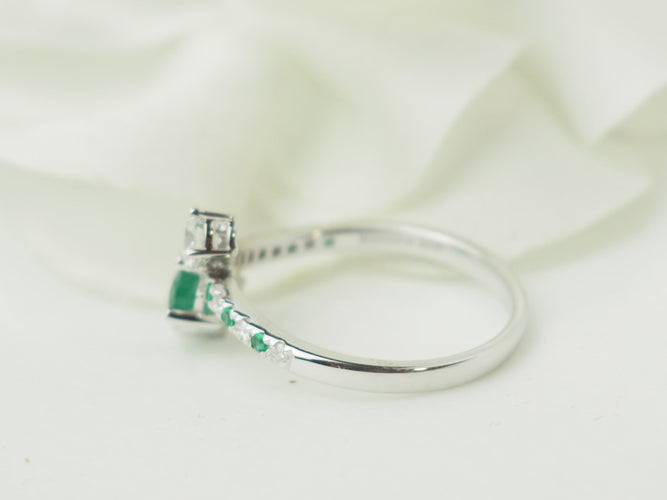 Bague 54 Mauboussin Duo d’Espérance - Bague croisée en or blanc avec émeraudes et diamants 58 Facettes 33715