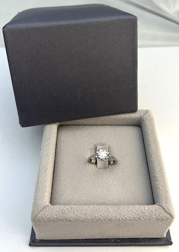 Bague 52 Bague solitaire en or gris avec diamant taille ancienne 0,78 ct 58 Facettes 227465