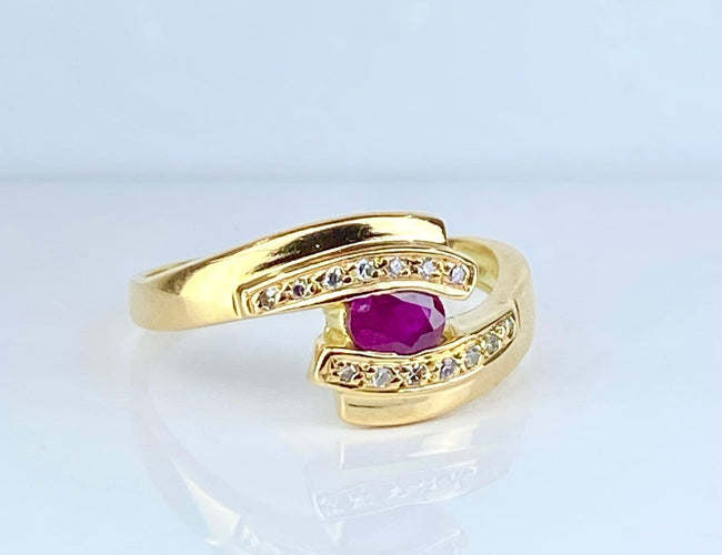 Bague 50 Bague en or jaune 18 carats rubis et diamants 58 Facettes AB706