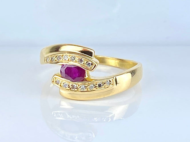 Bague 50 Bague en or jaune 18 carats rubis et diamants 58 Facettes AB706