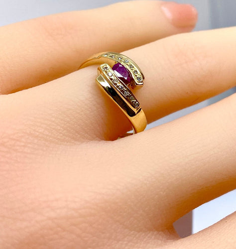Bague 50 Bague en or jaune 18 carats rubis et diamants 58 Facettes AB706
