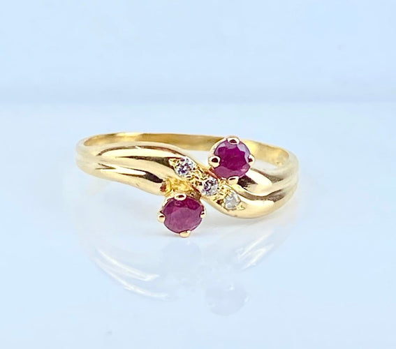 Bague 50 Bague toi et moi en or jaune 18 carats, rubis et diamants 58 Facettes AB707