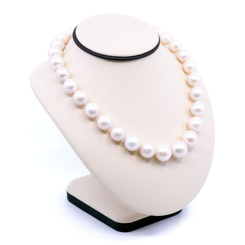 Collier Collier - Rang de perles Akoya 8 mm avec fermoir en or 18k 58 Facettes B9297CFB6B234A179F3F6BD92B54DA99