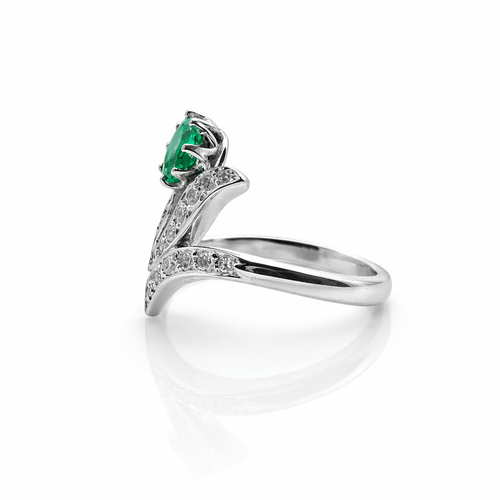 Bague 53 Bague en or blanc 18 carats avec émeraude ovale et diamants 58 Facettes Bague en or blanc émeraude et diamants