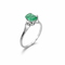 Bague 56 Bague en or blanc 18 carats avec émeraude et diamants 58 Facettes Bague en or blanc, émeraude & diamants
