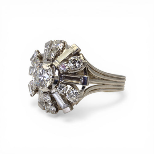 Bague 56 Bague jupe en platine et diamants 58 Facettes