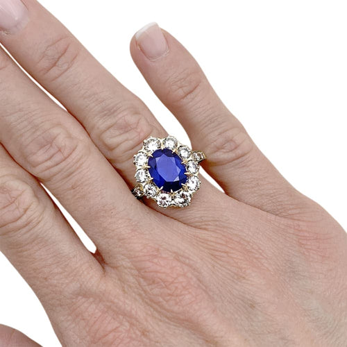 Bague 57 Bague en or jaune et blanc, saphir, diamants. 58 Facettes 35324
