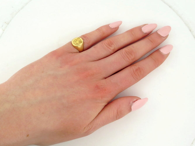 Bague 44 Chevalière armoiries - Bague petit doigt en or jaune 18k 58 Facettes 274167