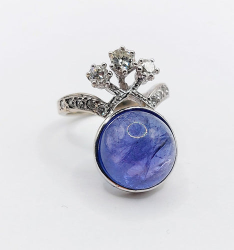 Bague 48 Bague duchesse vintage en or blanc 18k, tanzanite cabochon et diamants 58 Facettes A06916