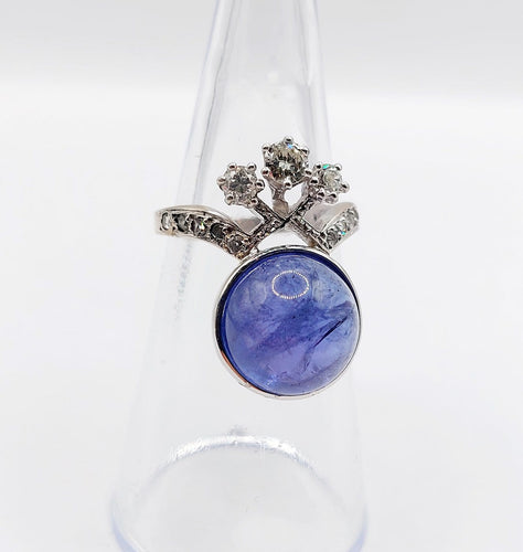 Bague 48 Bague duchesse vintage en or blanc 18k, tanzanite cabochon et diamants 58 Facettes A06916