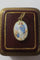 Pendentif Médaille pendentif - Porcelaine peinte en or jaune 18 carats 58 Facettes Medaille