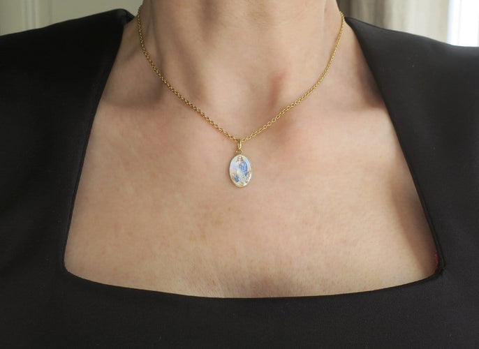 Pendentif Médaille pendentif - Porcelaine peinte en or jaune 18 carats 58 Facettes Medaille