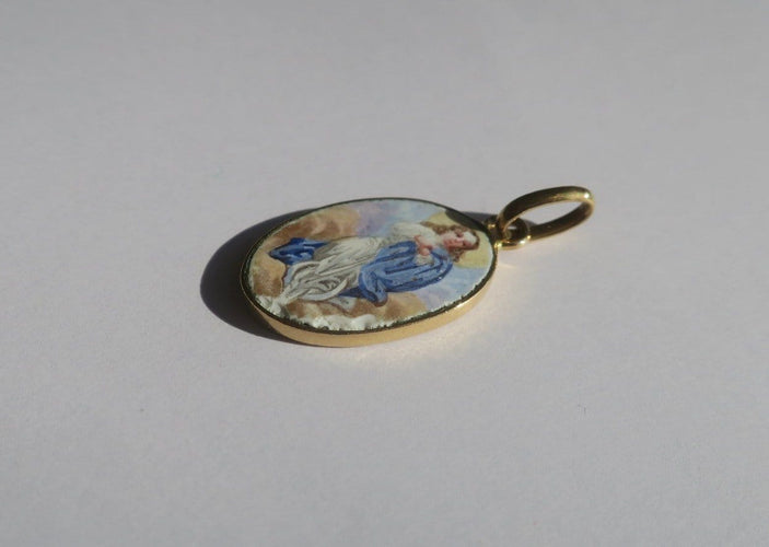 Pendentif Médaille pendentif - Porcelaine peinte en or jaune 18 carats 58 Facettes Medaille