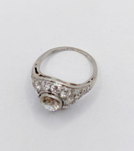 Bague 49 Bague dôme Art déco en platine et diamants, taille ancienne 0,90 ct 58 Facettes A06952