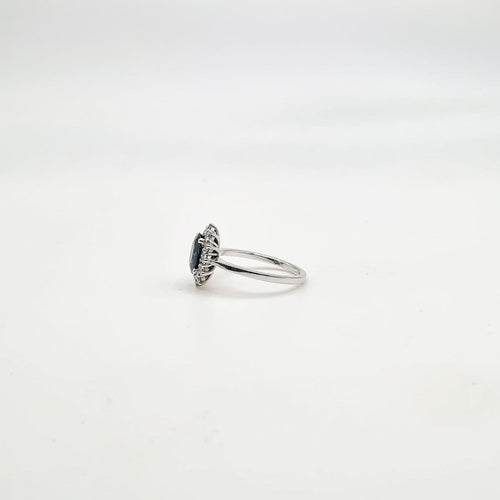 Bague 53 Bague marguerite en or blanc 18 carats, saphir et diamants 58 Facettes Bague #4335