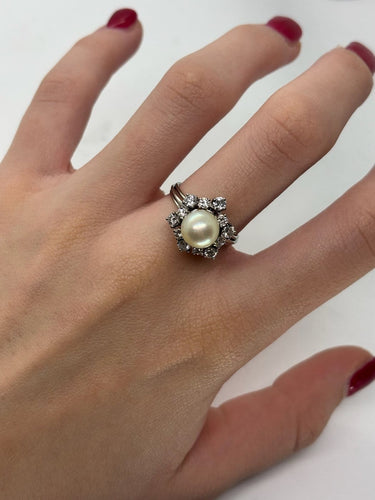 Bague 55 Bague en or blanc 18K avec perle naturelle et diamants 0,90 ct 58 Facettes 1777