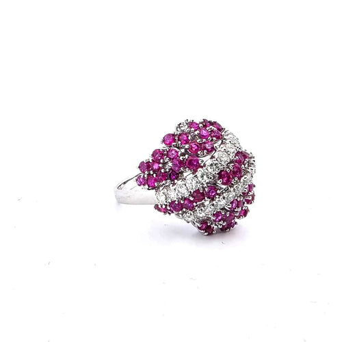Bague 53 Bague en or blanc 18 kt avec rubis et diamants 58 Facettes 223/26 L