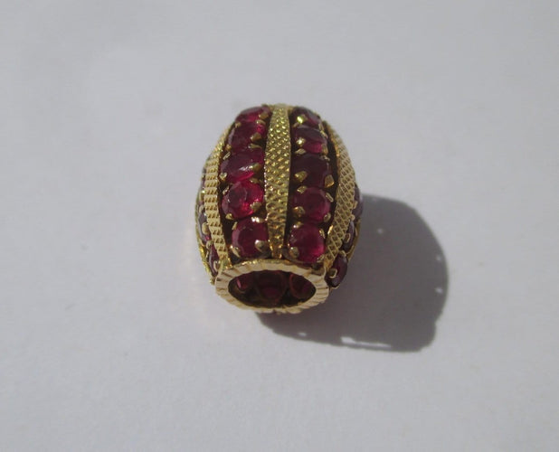 Pendentif Pendentif coulant cylindrique en or jaune 18 carats et rubis naturels 58 Facettes Pendentif