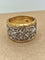 Bague 53 Bague gravée style florentin des années 1980 en or 18 ct et diamants 58 Facettes CV-025