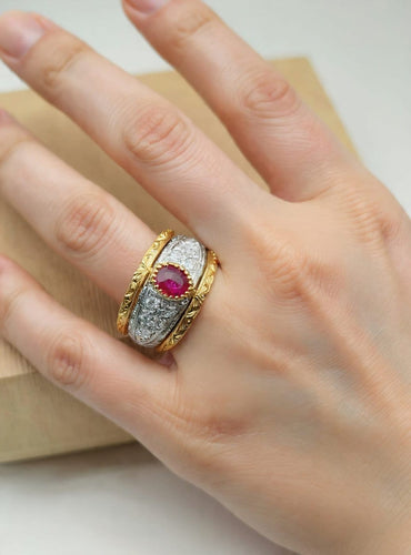 Bague 52 Bague gravée florentine avec rubis en or rose et blanc 18 ct 58 Facettes CV-027