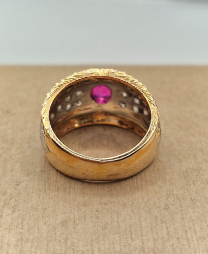 Bague 52 Bague gravée florentine avec rubis en or rose et blanc 18 ct 58 Facettes CV-027