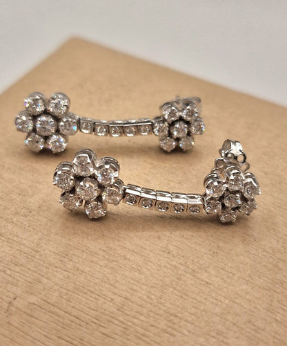 Boucles d'oreilles Boucles d'oreilles pendantes fleur en or blanc 18 ct et diamants 58 Facettes CV-029
