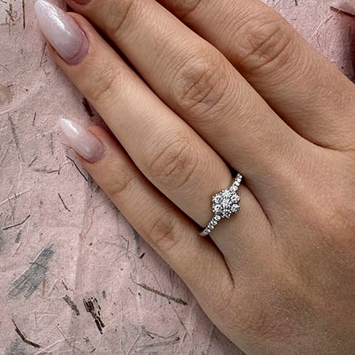 Bague 50 Damiani - Bague fleur en or blanc 18 ct et diamants 58 Facettes 35573
