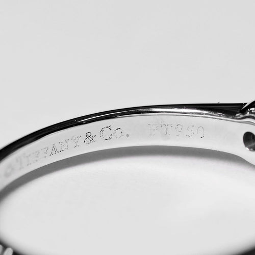 Bague 49 Tiffany & Co. Tiffany Setting - Bague solitaire en platine et diamant 58 Facettes q98j35