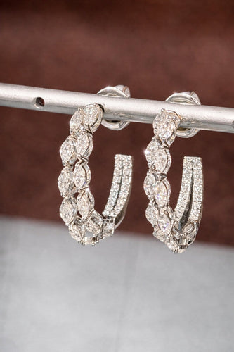 Boucles d'oreilles Boucles d'oreilles demi-créoles en or blanc 18 carats et diamants 58 Facettes cré