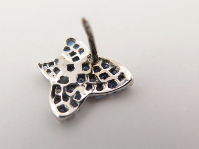 Boucles d'oreilles Mauboussin Tu es la sublime fleur de ma vie - Boucles d’oreilles en or blanc 18k et saphir 58 Facettes 274234