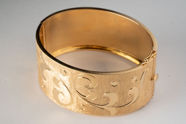 Bracelet Bracelet manchette rigide vintage en or jaune 18 kt 58 Facettes Bracciale vintage rigido