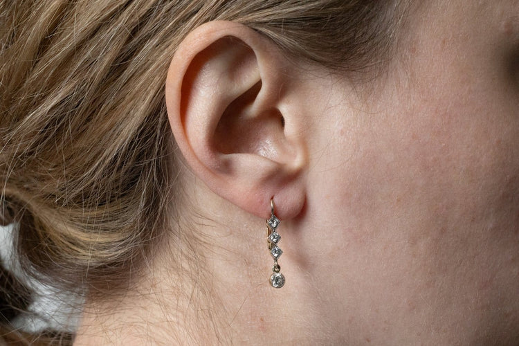 Boucles d'oreilles Boucles d’oreilles pendantes Art déco en or jaune 18k et diamants 0,95 ct 58 Facettes 11819