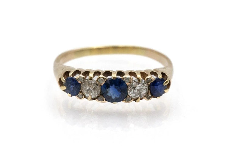Bague 58 Bague ancienne en or jaune, saphirs et diamants 58 Facettes 11700