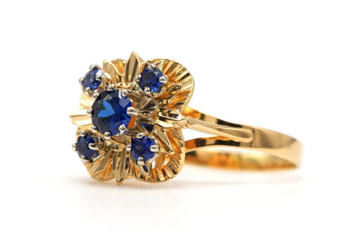 Bague Bague années 50 en or jaune 18 carats et saphirs 58 Facettes B852