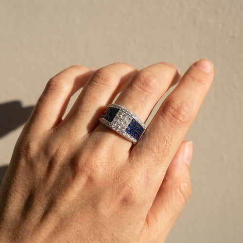Bague cocktail en or blanc 750 avec saphirs et diamants taille princesse 58 Facettes 1710