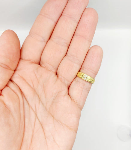 Bague 47.5 Bague chevalière vintage en or jaune 18 k et diamants 58 Facettes A06978