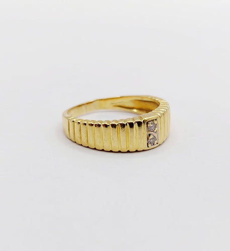 Bague 47.5 Bague chevalière vintage en or jaune 18 k et diamants 58 Facettes A06978