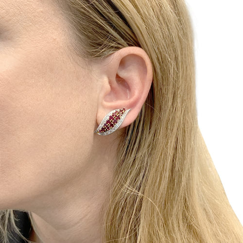 Boucles d'oreilles Boucles d'oreilles platine, or jaune, rubis et diamants. 58 Facettes 35486