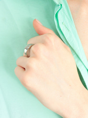 Bague 57 Ruban - Bague pavée de diamants en or blanc 58 Facettes BO/160025