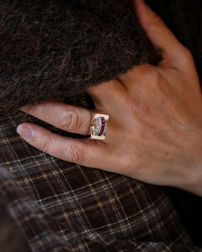Bague 55 Bague tank 1940 en or rose 750 rubis Verneuil et diamants 58 Facettes A12005
