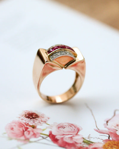 Bague 55 Bague tank 1940 en or rose 750 rubis Verneuil et diamants 58 Facettes A12005
