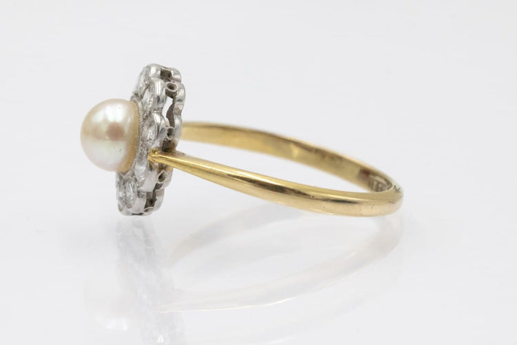 Bague 56 Bague marguerite - Or jaune 750 et platine, perle et diamants 58 Facettes 11225