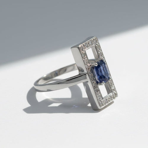 Bague 55 Bague rectangulaire en or blanc 18 carats avec saphir et diamants 58 Facettes 1-0001052/2