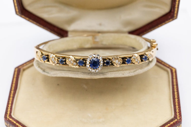 Bracelet Bracelet rigide - Bracelet en or jaune et saphirs, diamants 58 Facettes 11999