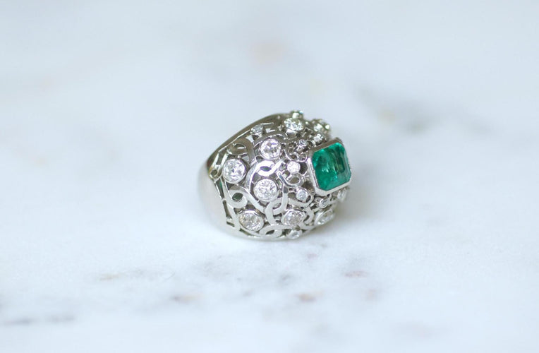 Bague 52 Bague boule en platine avec émeraude de Colombie et diamants 58 Facettes