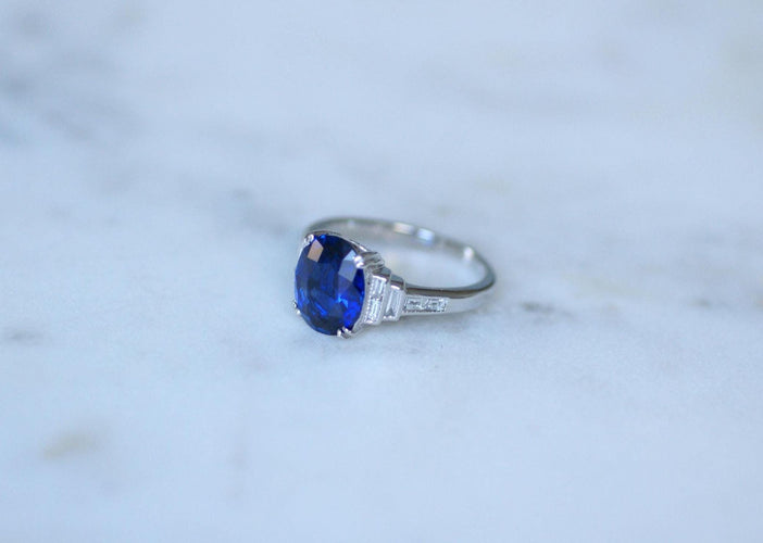 Bague 56 Bague en or blanc 18 ct saphir de Ceylan 3,50 ct et diamants 58 Facettes