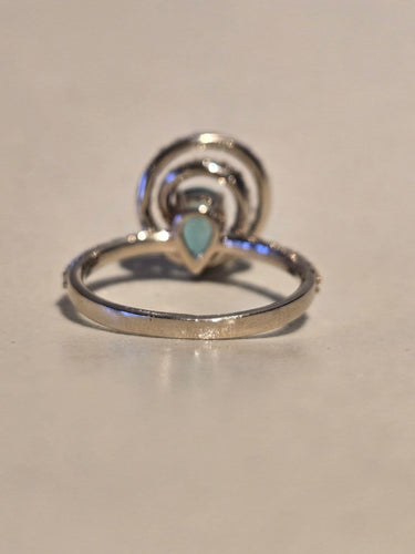Bague 54 Bague en or blanc 18 k émeraude taille poire et diamants 58 Facettes Bague 0005